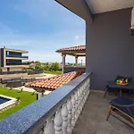 Daire 3 Bedroom Gorgeous In *