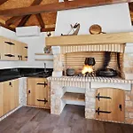 3 Bedroom Gorgeous In Medulin