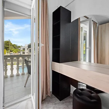 3 Bedroom Gorgeous In Apartman *