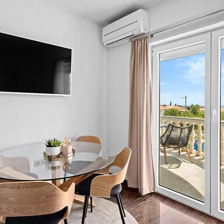 3 Bedroom Gorgeous In * Medulin