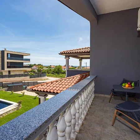 Apartamento 3 Bedroom Gorgeous In *