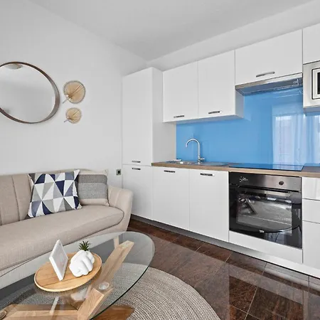 3 Bedroom Gorgeous In Apartman Medulin