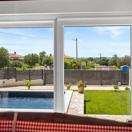3 Bedroom Gorgeous In Medulin