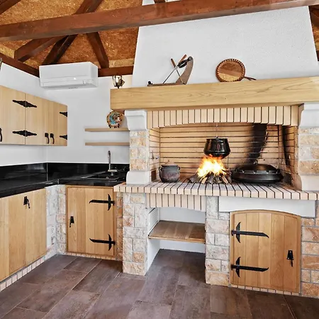 3 Bedroom Gorgeous In Medulin