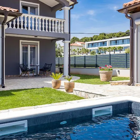 3 Bedroom Gorgeous In * Medulin