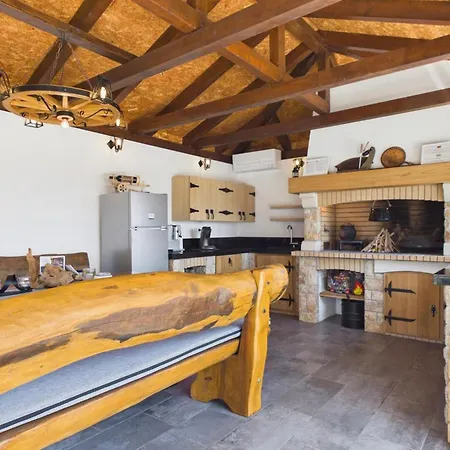 3 Bedroom Gorgeous In * Medulin
