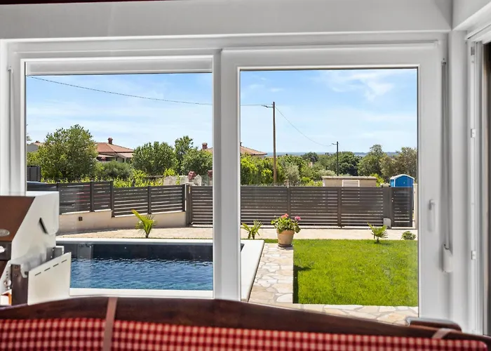 3 Bedroom Cozy In Medulin