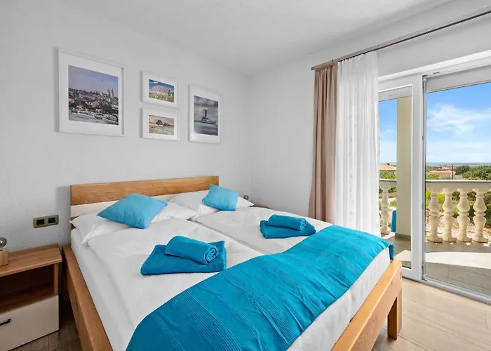 3 Bedroom Cozy In *